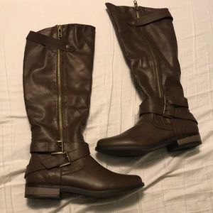 Brand new brown boots